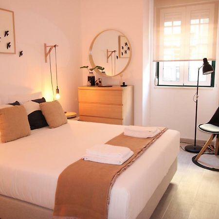 Apartamento Nas Olaias A 5 Minutos Da Faculdade Isel E Ist Lisbon Bagian luar foto