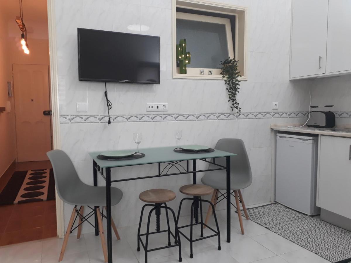 Apartamento Nas Olaias A 5 Minutos Da Faculdade Isel E Ist Lisbon Bagian luar foto
